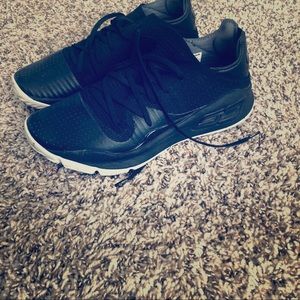 Black Men size 8.5 Curry’s